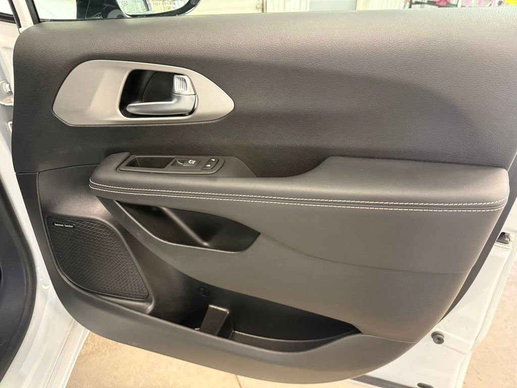 2023 Chrysler Pacifica Limited - Photo 27