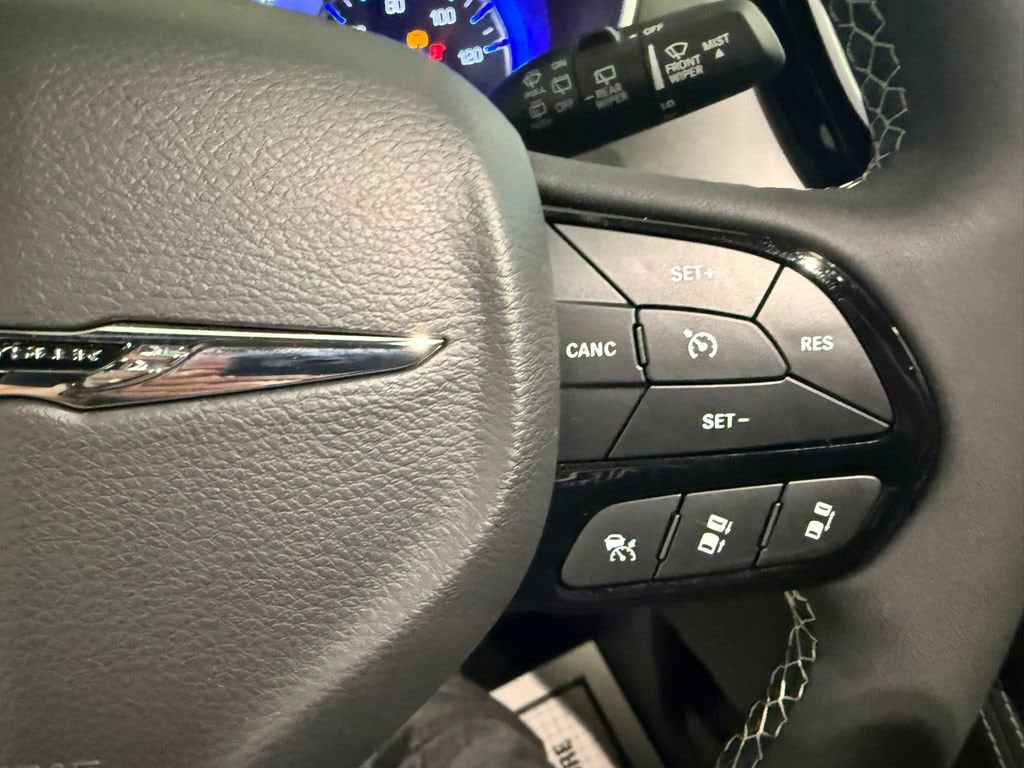 2023 Chrysler Pacifica Limited - Photo 29