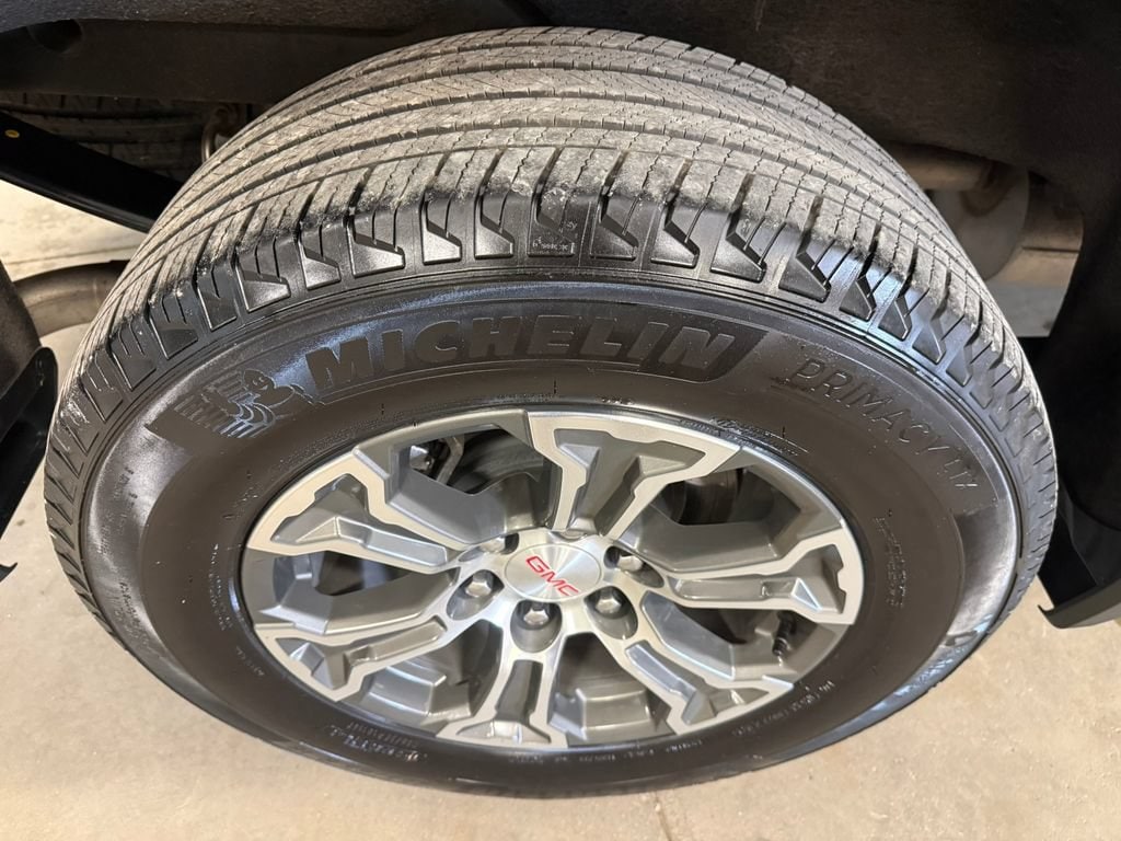 2025 GMC Sierra 1500 SLT - Photo 15