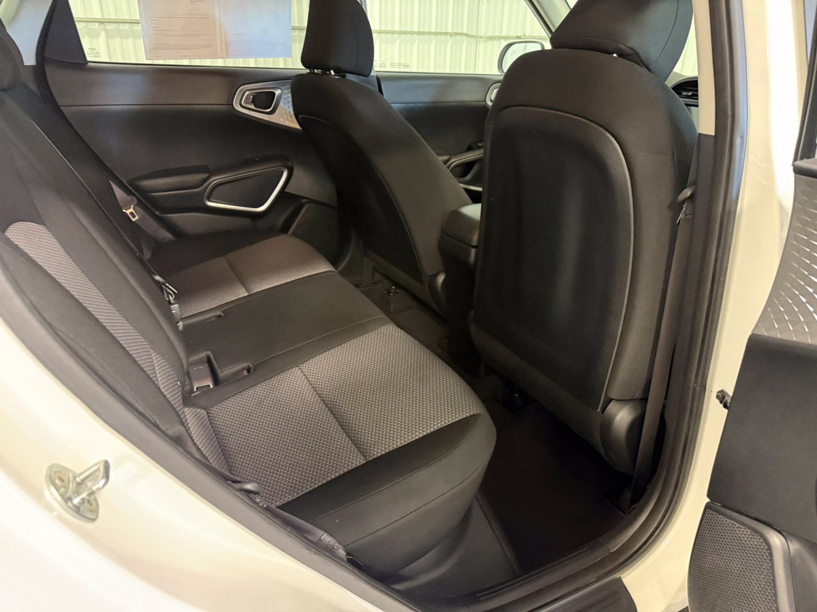 2022 Kia Soul LX - Photo 27