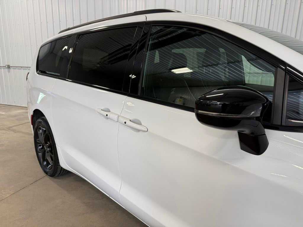 2023 Chrysler Pacifica Limited - Photo 12