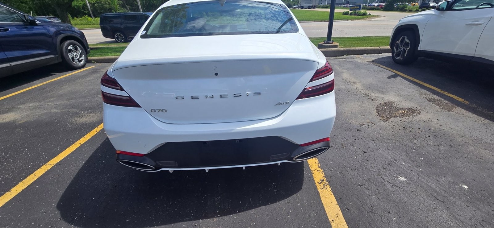 2026 GENESIS G70 Standard - Photo 14