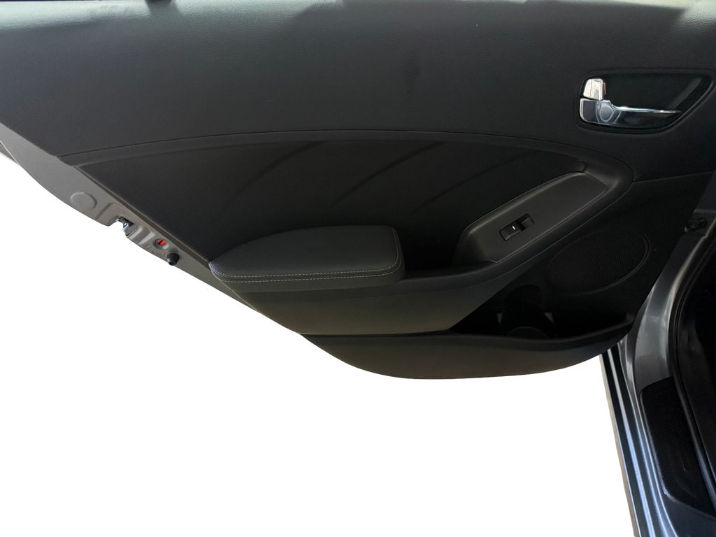 2017 Kia Forte S - Photo 20