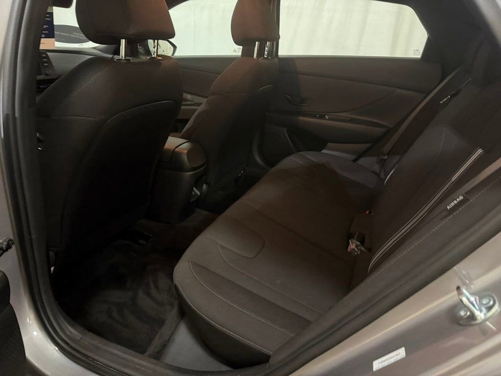 2025 Hyundai Elantra SEL - Photo 26