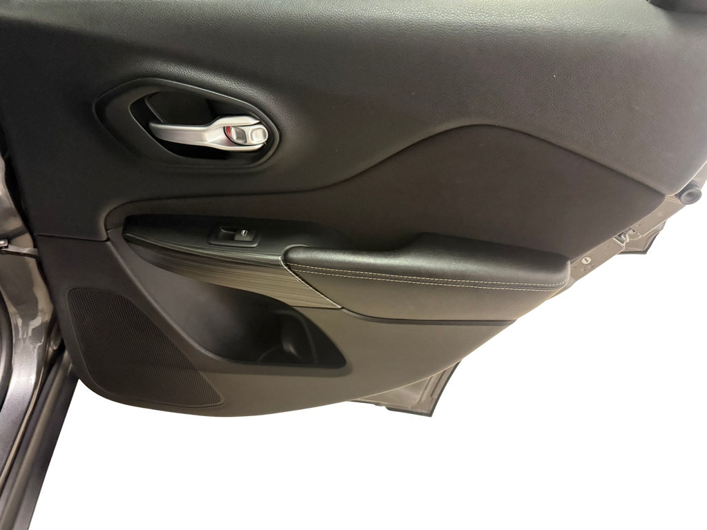 2016 Jeep Cherokee Latitude - Photo 27