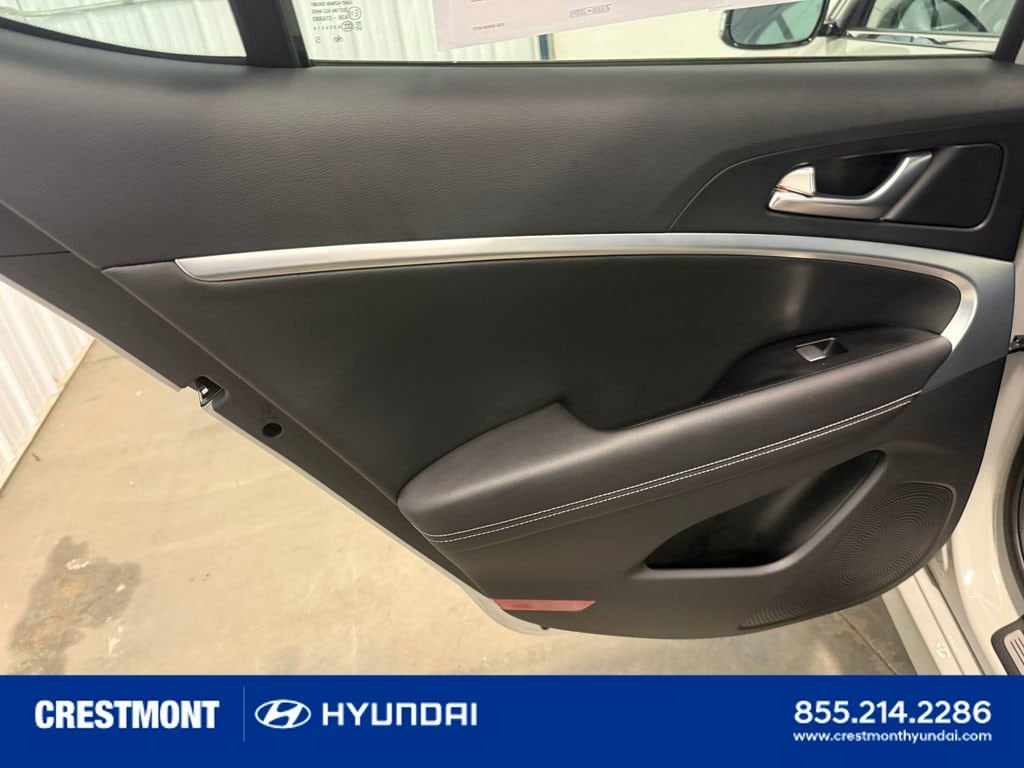 2024 GENESIS G70 Standard - Photo 21