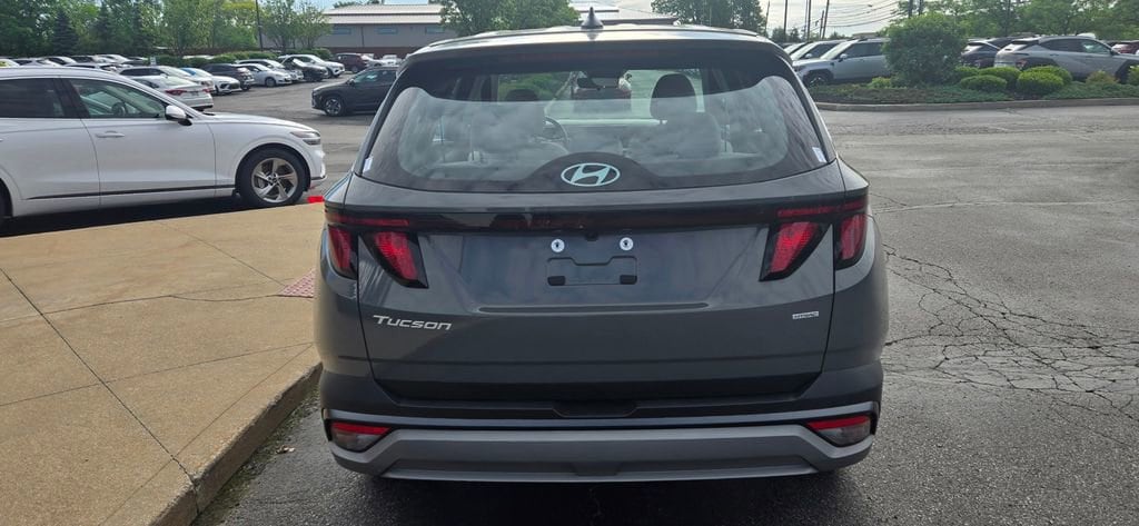 2025 Hyundai Tucson SE - Photo 6