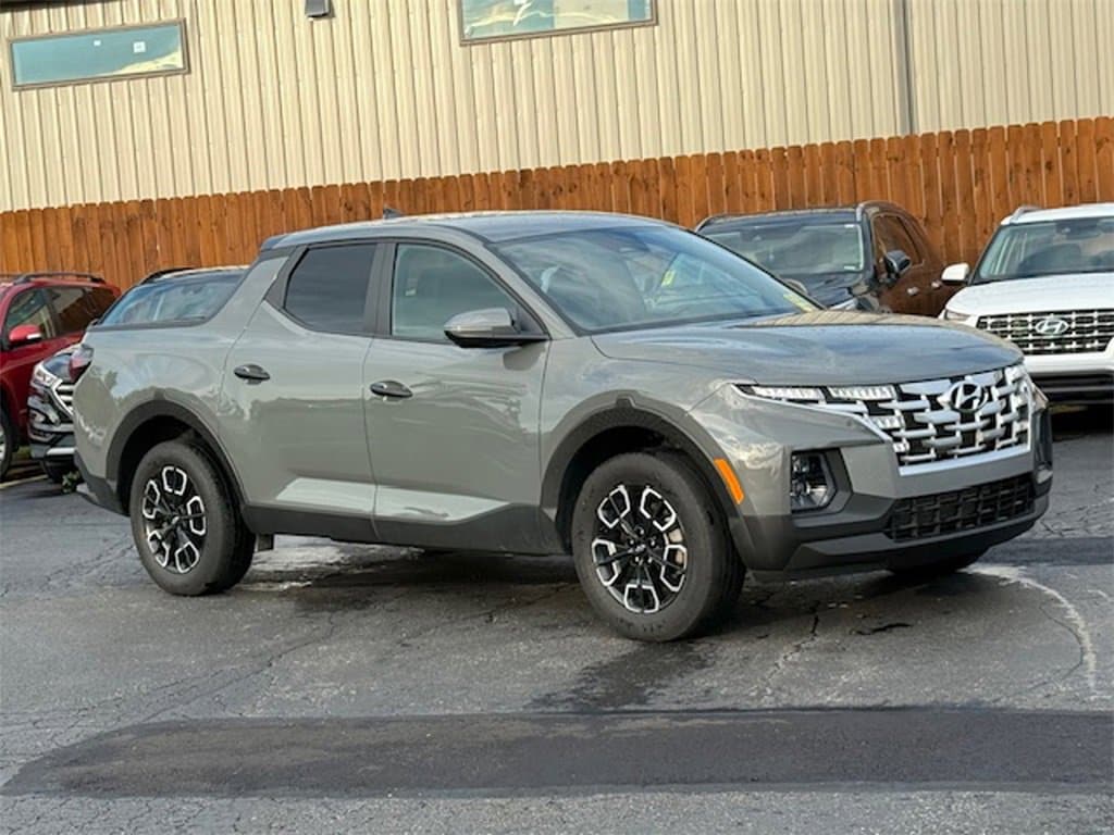 Certified 2024 Hyundai Santa Cruz SEL with VIN 5NTJBDAEXRH085429 for sale in Brunswick, OH