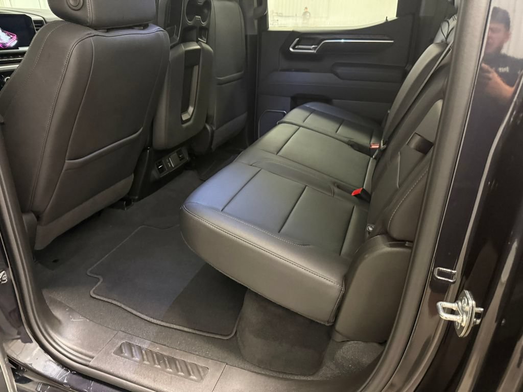 2025 GMC Sierra 1500 SLT - Photo 27