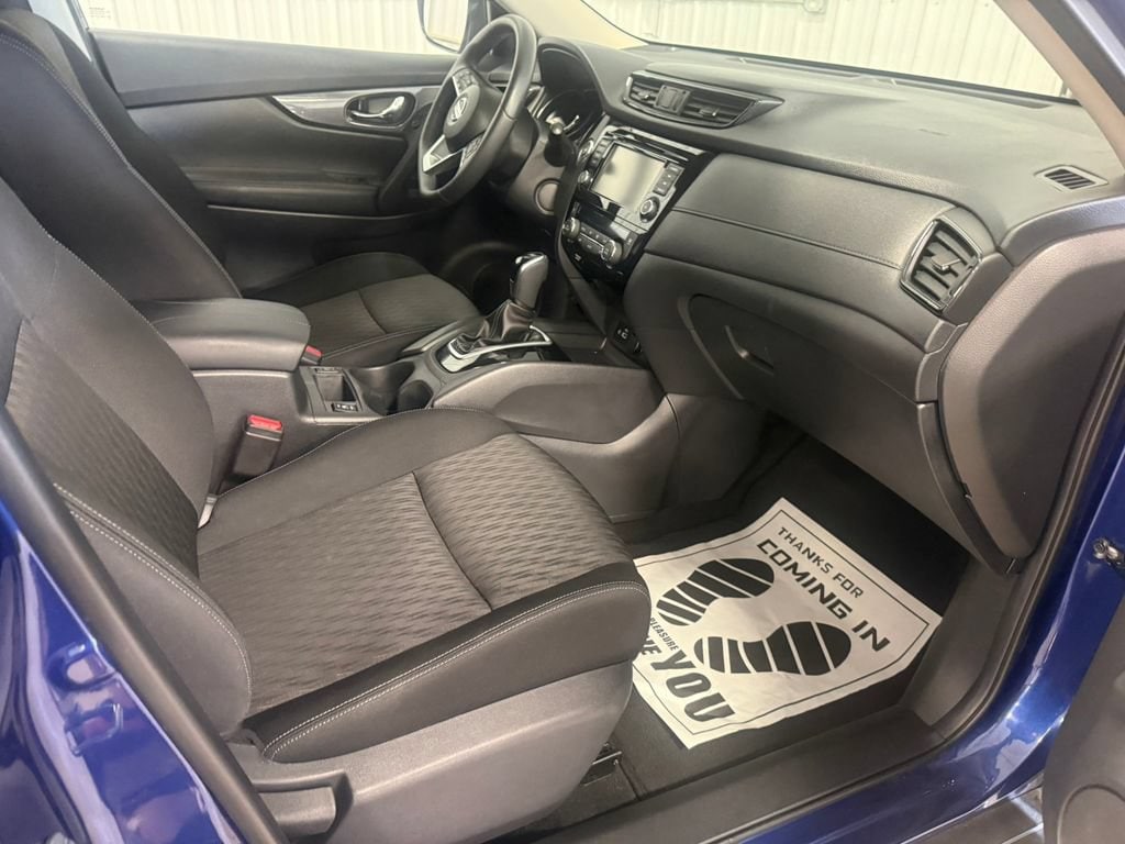 2020 Nissan Rogue SV - Photo 28