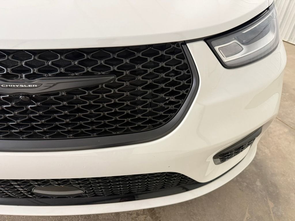 2023 Chrysler Pacifica Limited - Photo 6