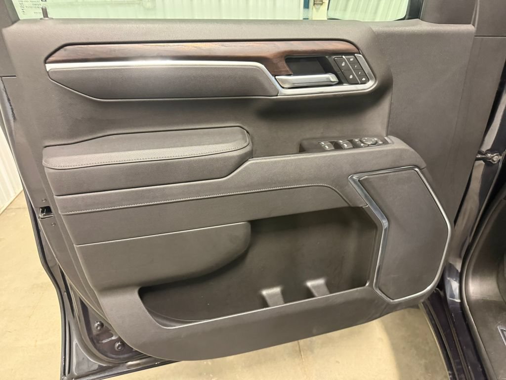 2025 GMC Sierra 1500 SLT - Photo 25