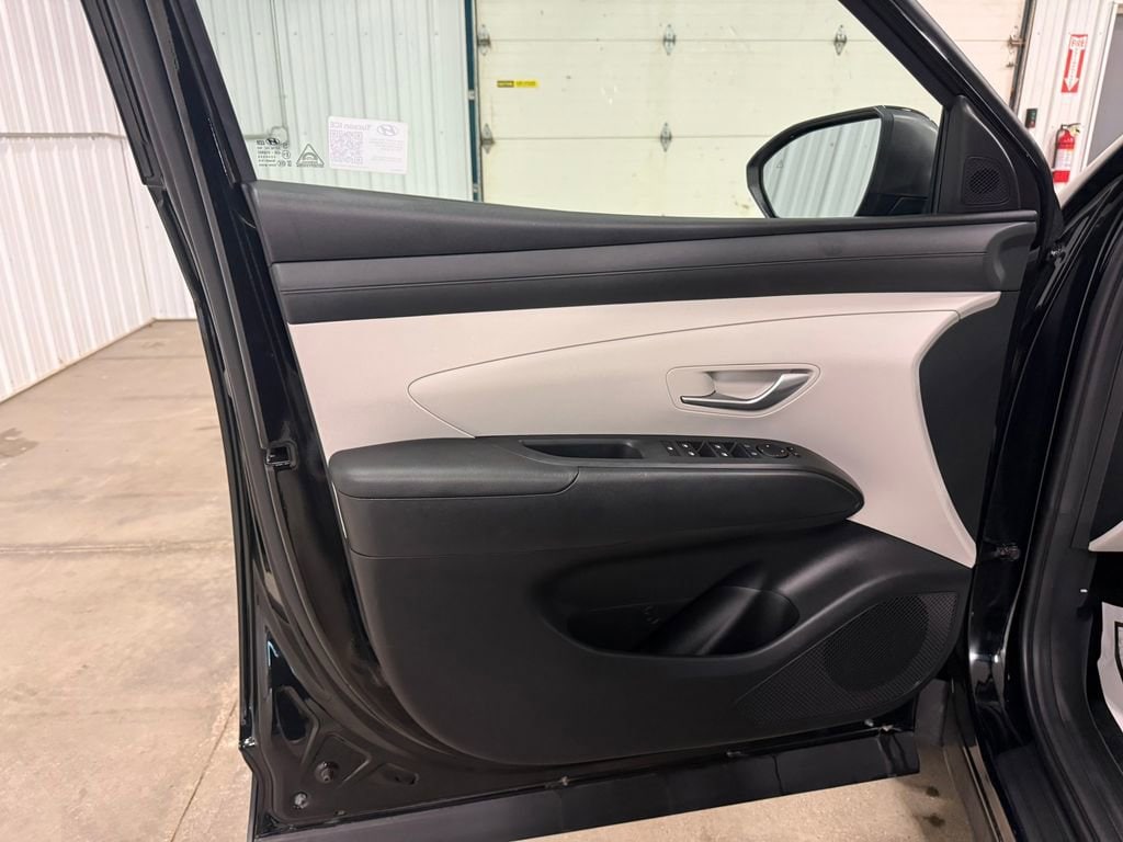 2025 Hyundai Tucson SE - Photo 14