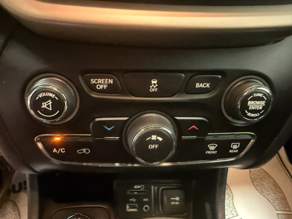 2016 Jeep Cherokee Latitude - Photo 34