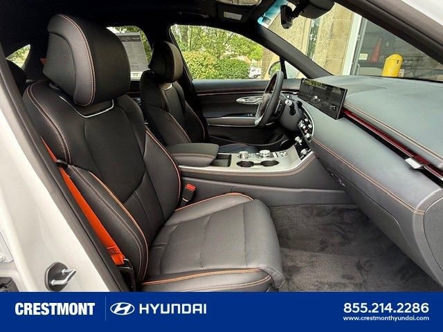 2026 GENESIS GV70 Sport Advanced - Photo 17