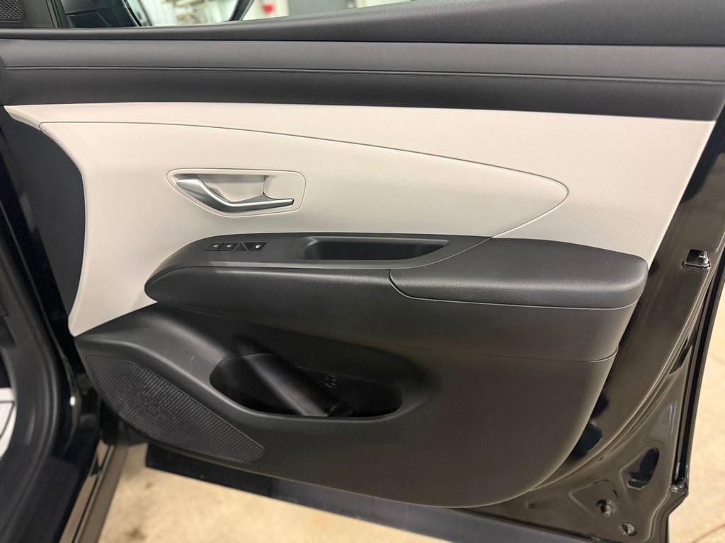 2025 Hyundai Tucson SE - Photo 25