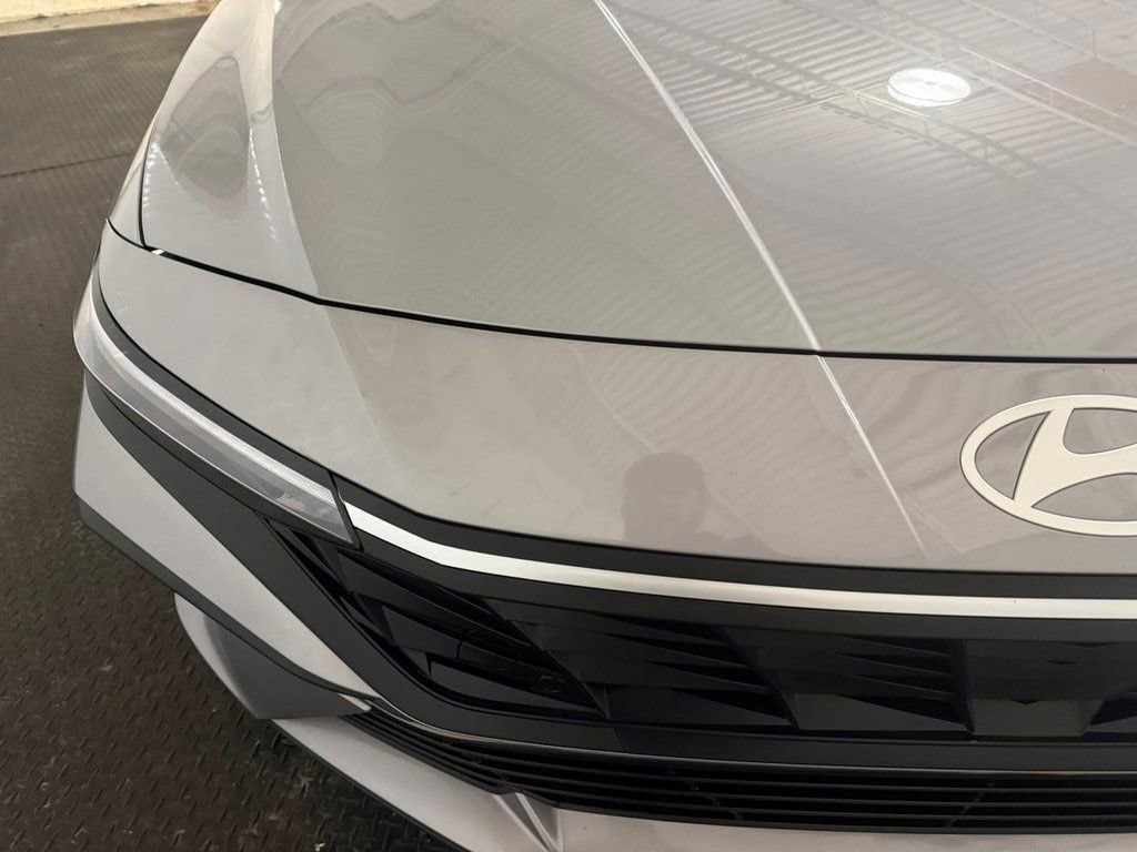 2025 Hyundai Elantra SEL - Photo 7