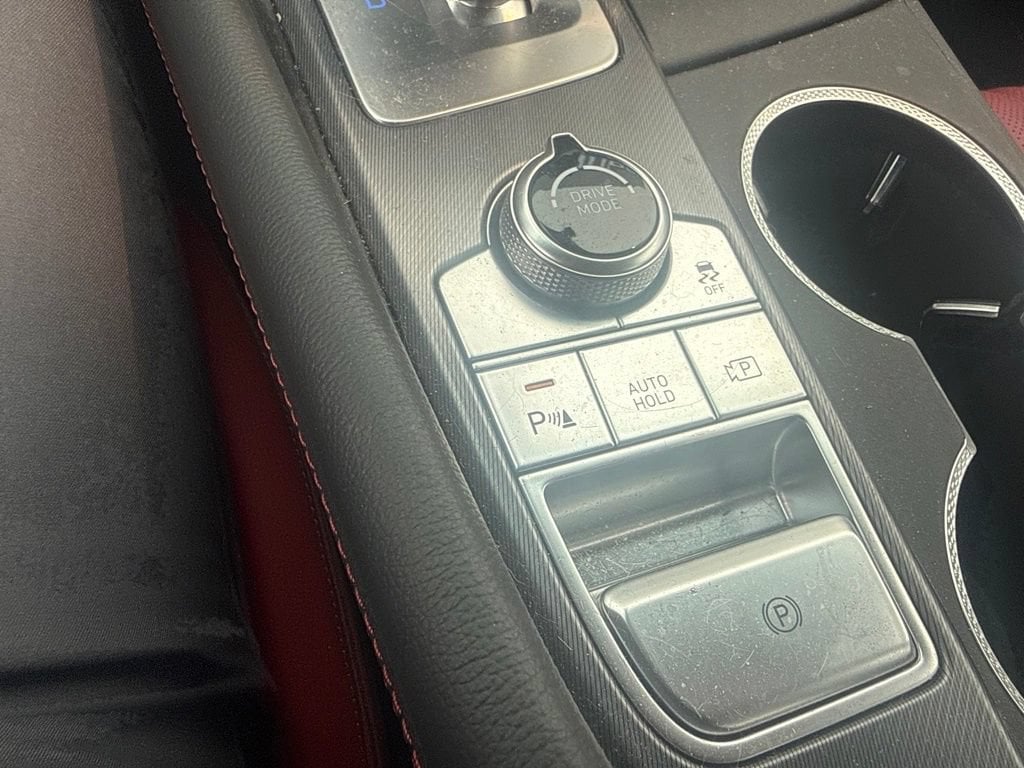 2025 GENESIS G70 Standard - Photo 11