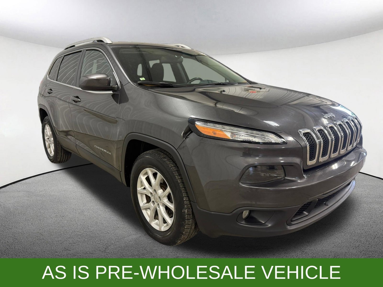 Used 2016 Jeep Cherokee Latitude with VIN 1C4PJMCB1GW163604 for sale in Brunswick, OH