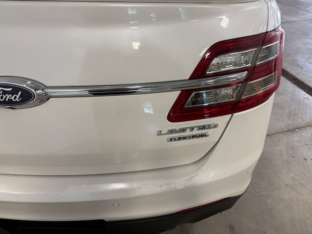 2013 Ford Taurus Limited - Photo 21