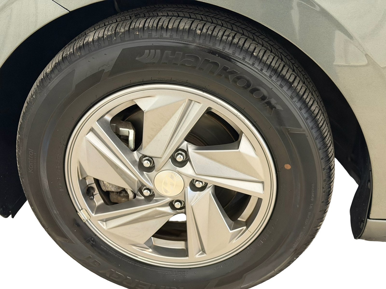 2024 Hyundai Elantra SE - Photo 16