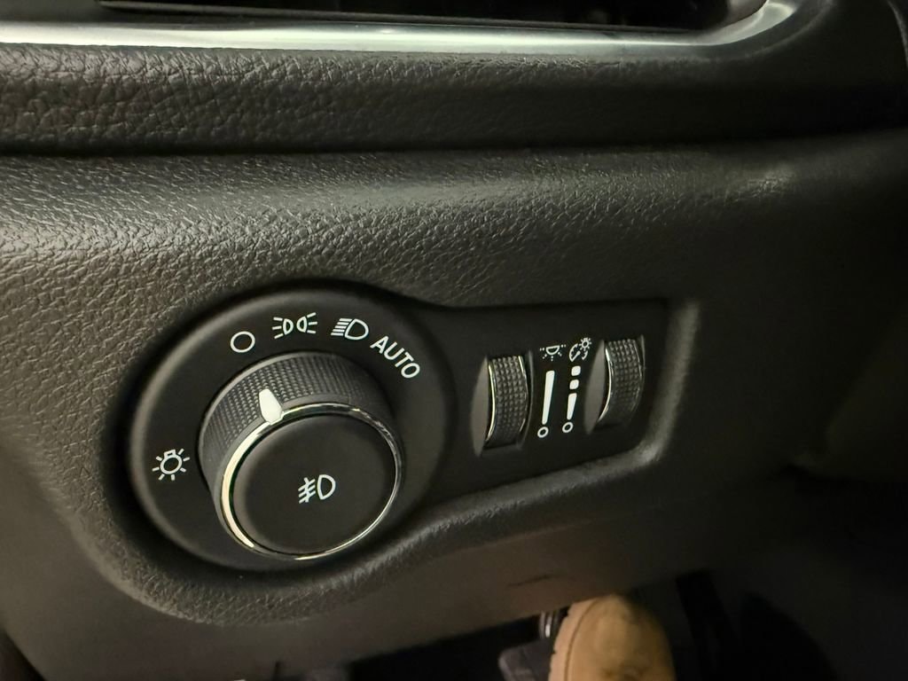 2023 Chrysler Pacifica Limited - Photo 35