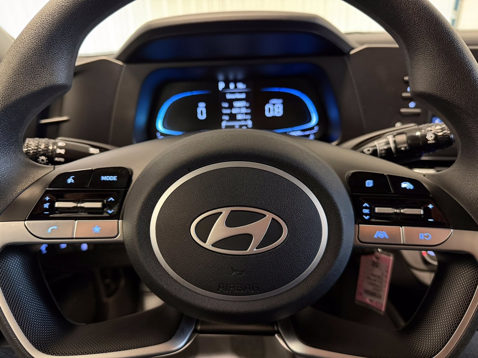 2024 Hyundai Elantra SE - Photo 37