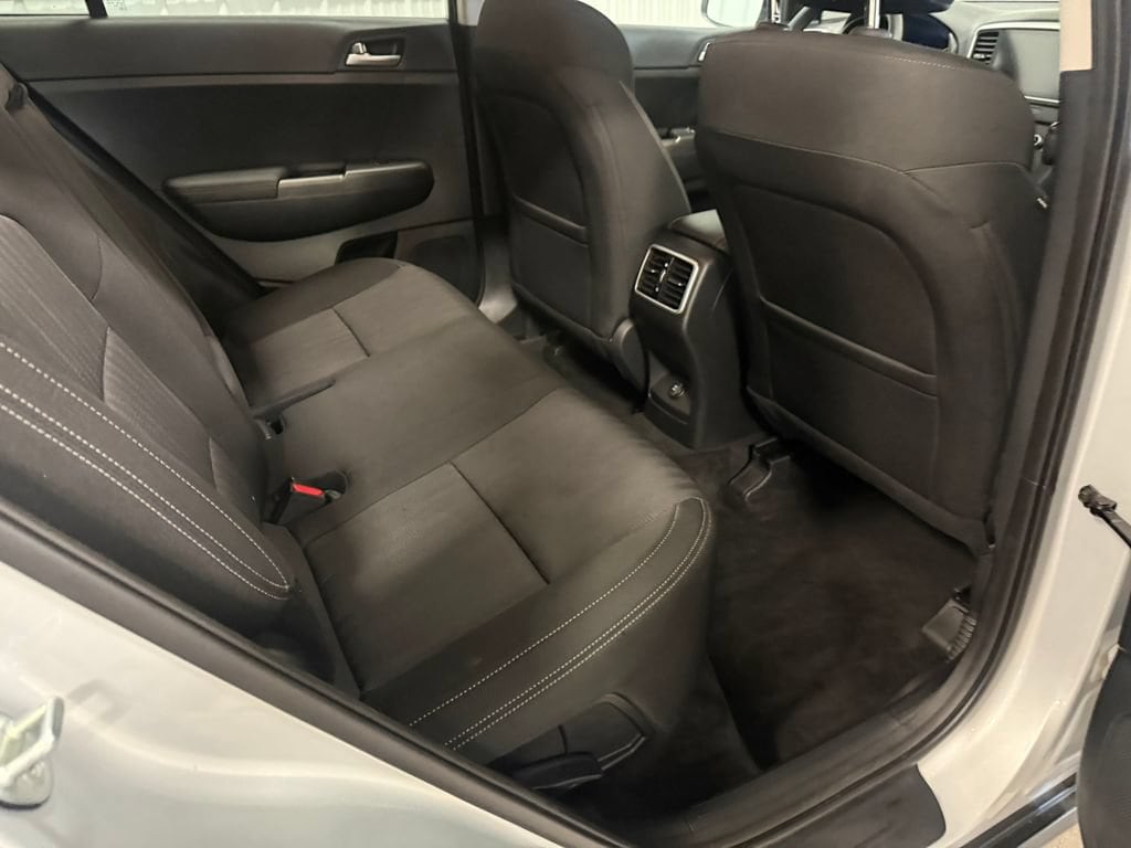 2022 Kia Sportage LX - Photo 28