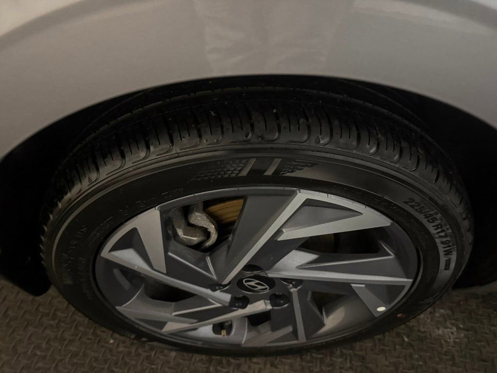 2025 Hyundai Elantra SEL - Photo 18
