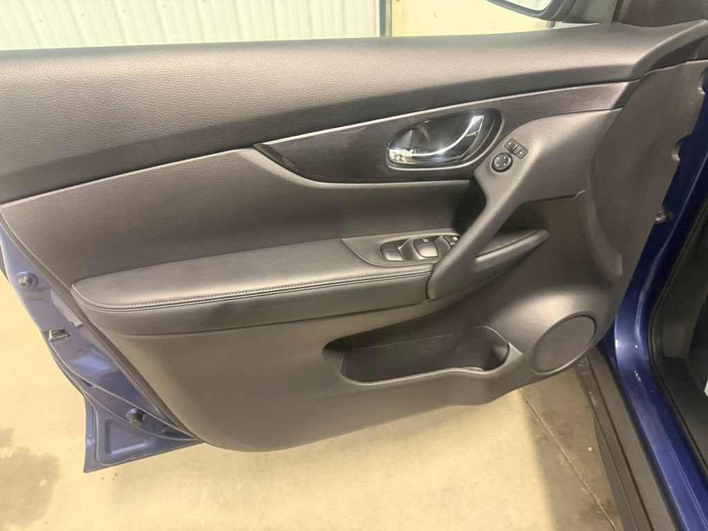 2020 Nissan Rogue SV - Photo 21