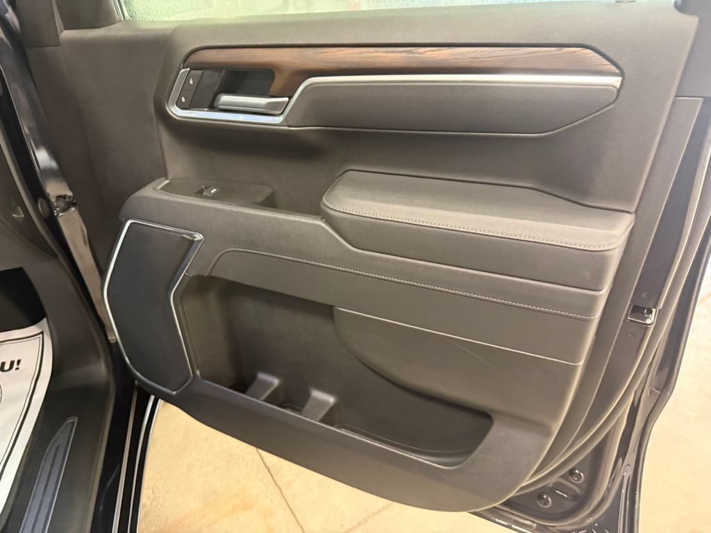 2025 GMC Sierra 1500 SLT - Photo 32