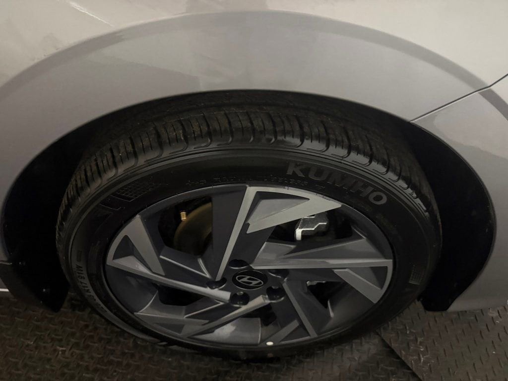 2025 Hyundai Elantra SEL - Photo 17