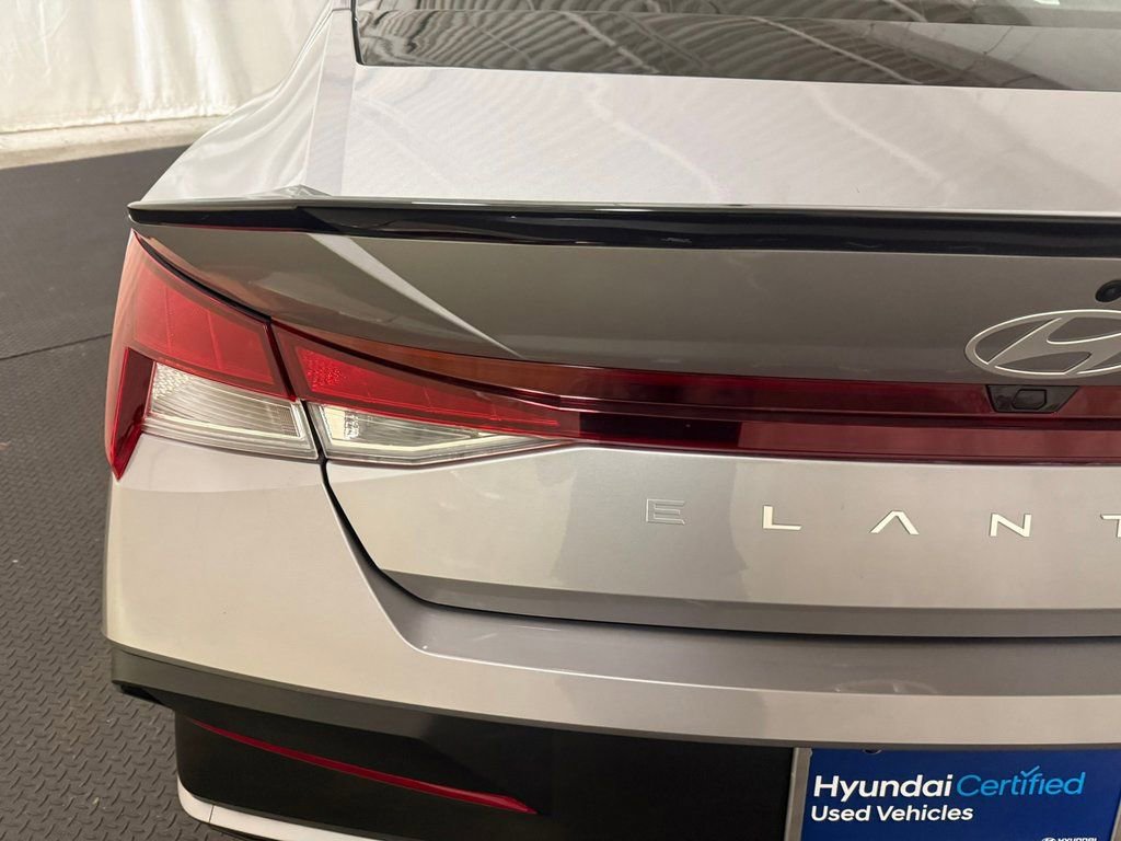 2025 Hyundai Elantra SEL - Photo 13