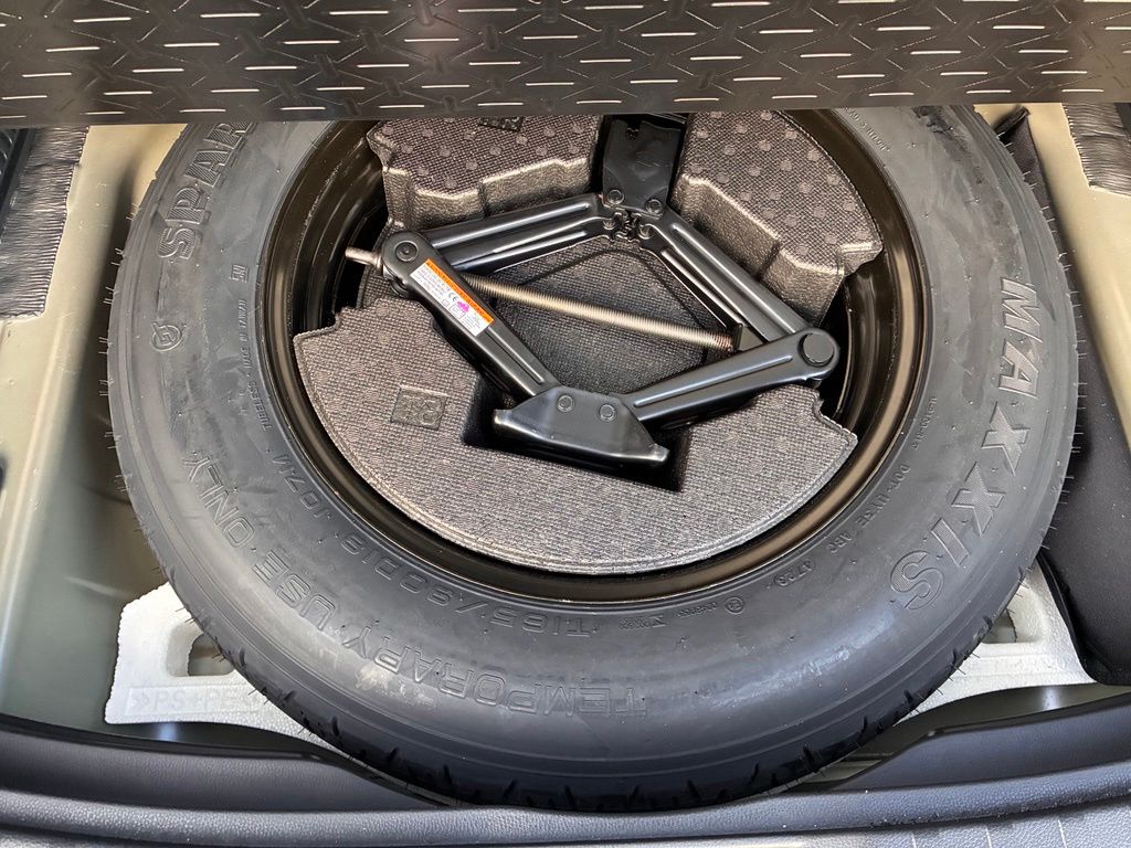 2024 Toyota RAV4 XLE Premium - Photo 13