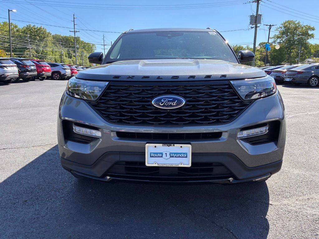 2023 Ford Explorer ST-LINE - Photo 2