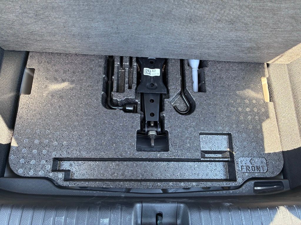 2025 Honda Accord SE - Photo 14