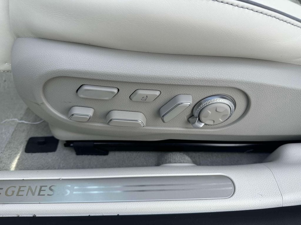 2025 GENESIS GV60 Performance - Photo 11