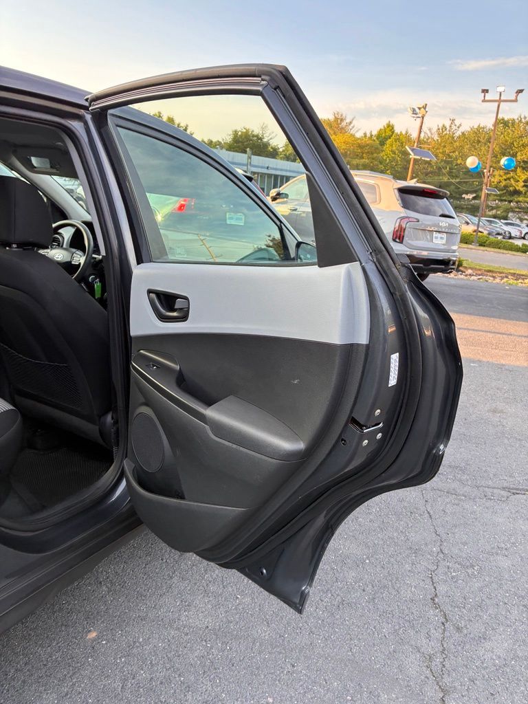 2021 Hyundai Kona SE - Photo 43