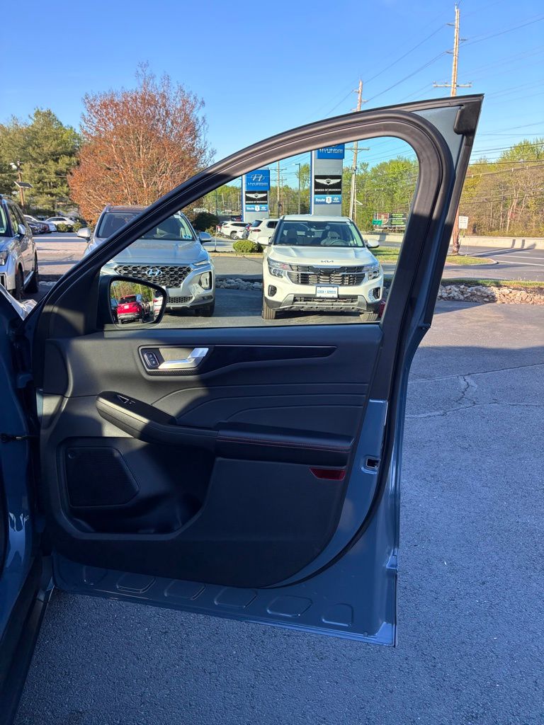 2023 Ford Escape ST-Line - Photo 43