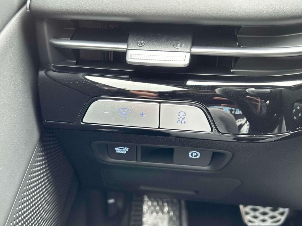 2025 GENESIS G80 Sport Prestige - Photo 17