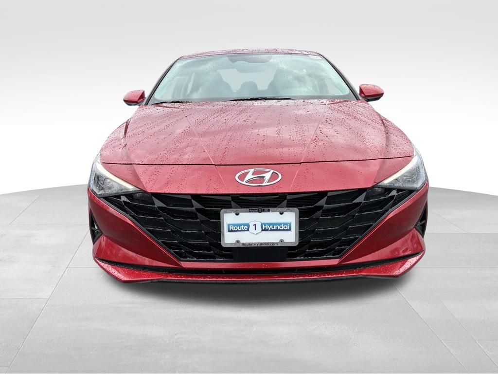 2023 Hyundai Elantra SEL photo 2