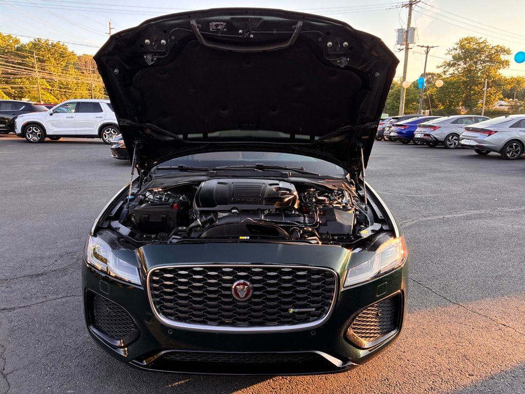 2022 Jaguar XF R-Dynamic SE - Photo 11