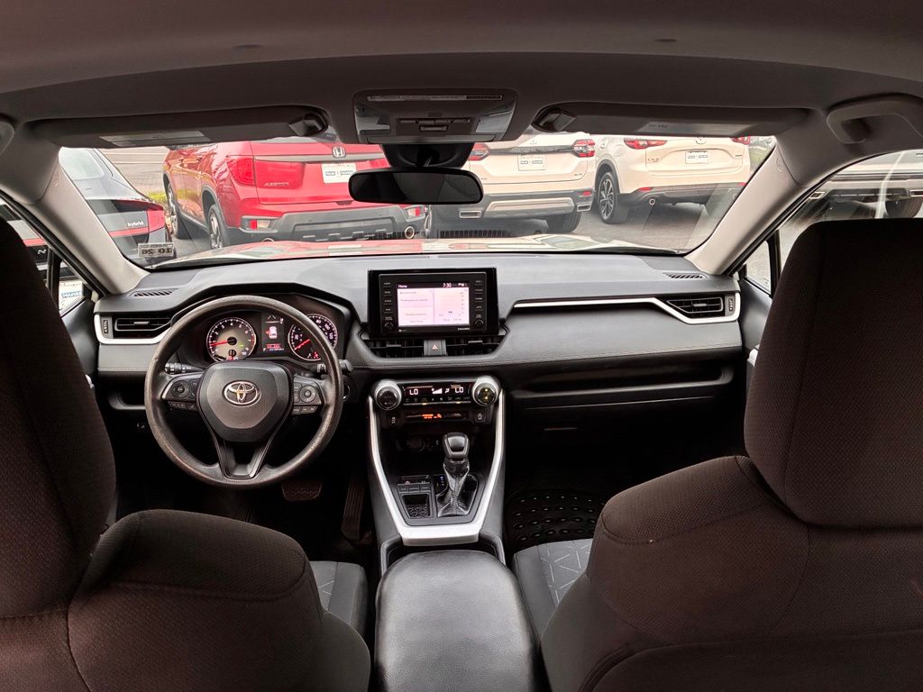 2021 Toyota RAV4 XLE - Photo 16