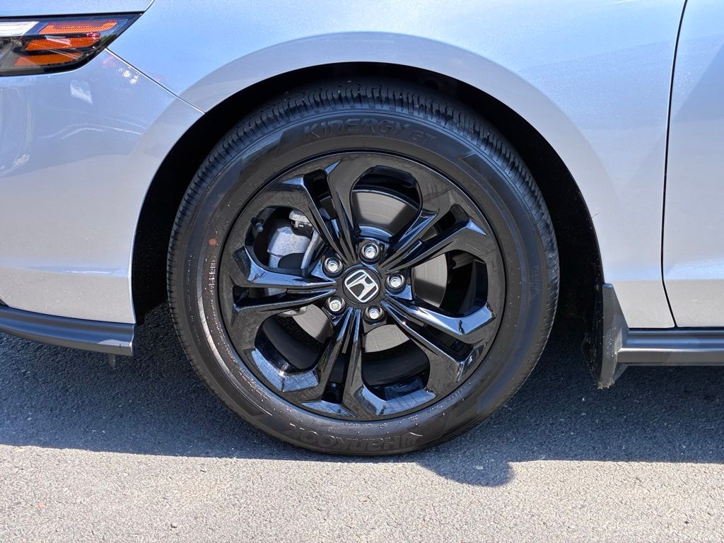 2025 Honda Accord SE - Photo 51