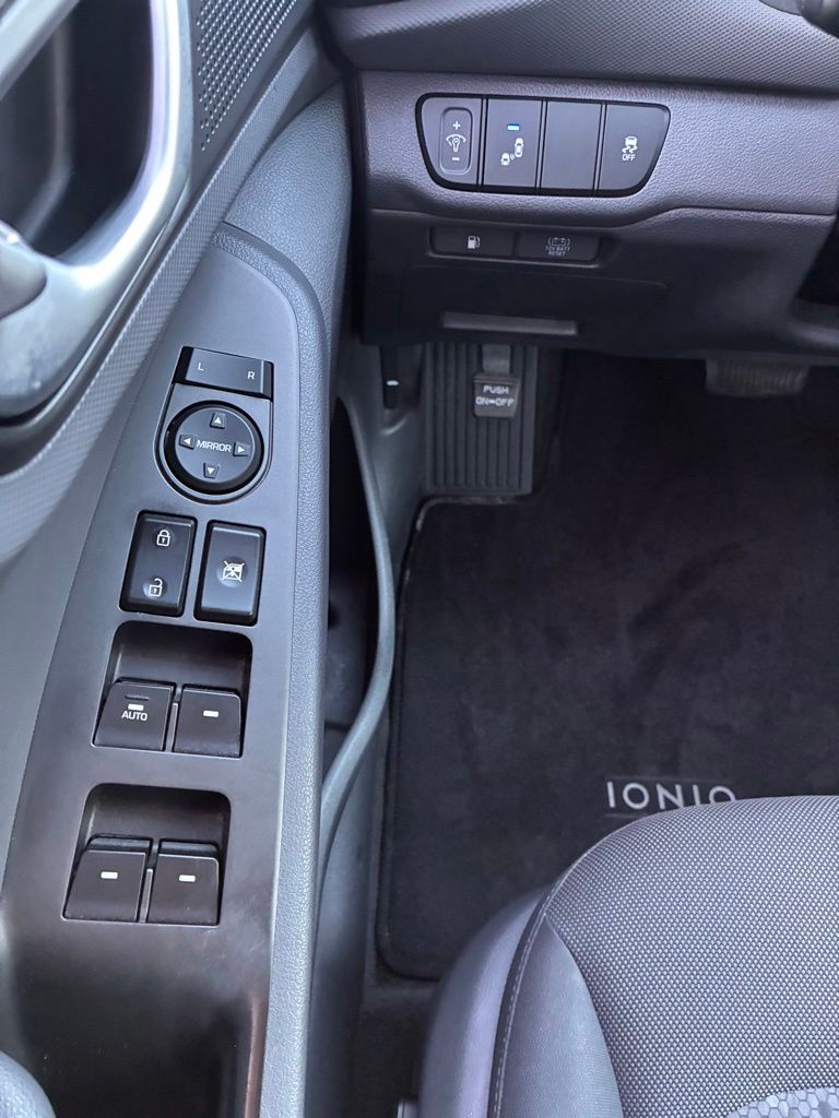 2017 Hyundai Ioniq SEL - Photo 23