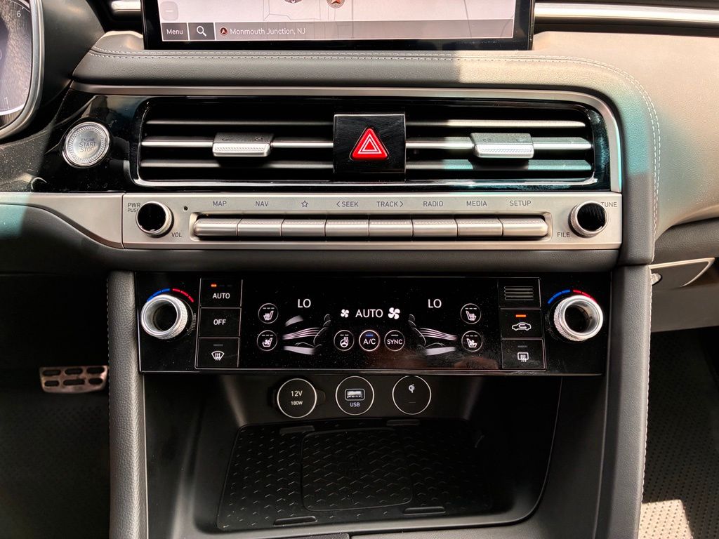2025 GENESIS G70 Sport Advanced - Photo 30