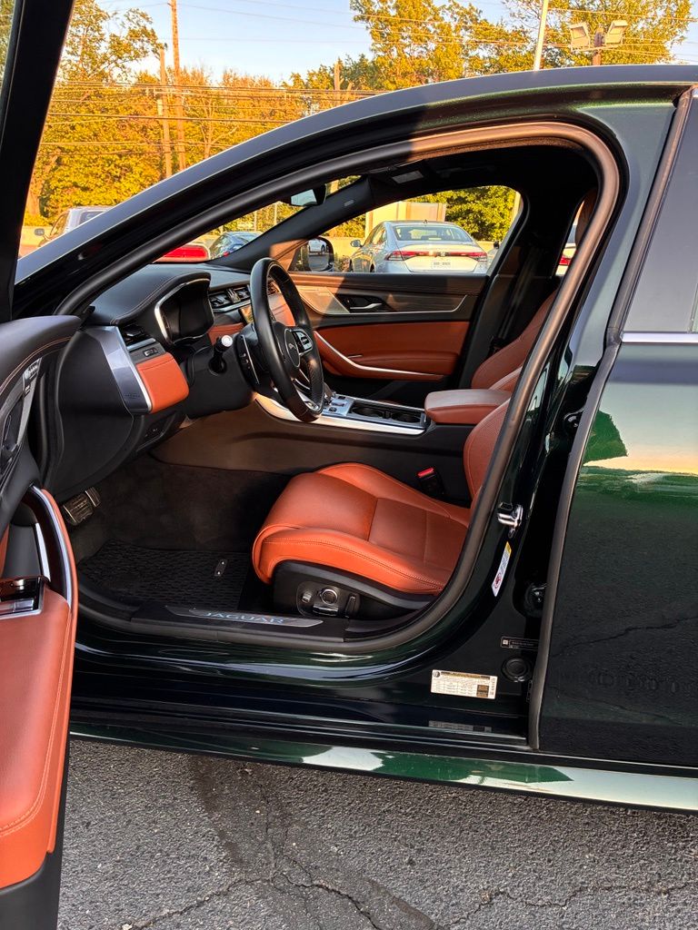 2022 Jaguar XF R-Dynamic SE - Photo 25