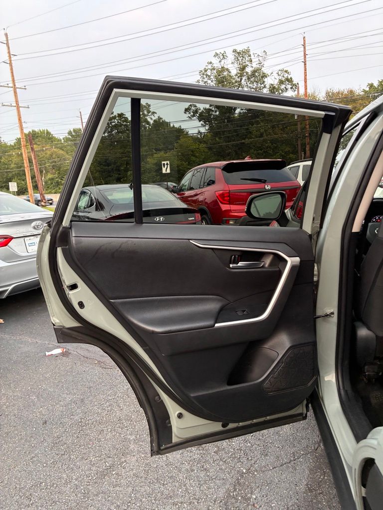 2021 Toyota RAV4 XLE - Photo 26