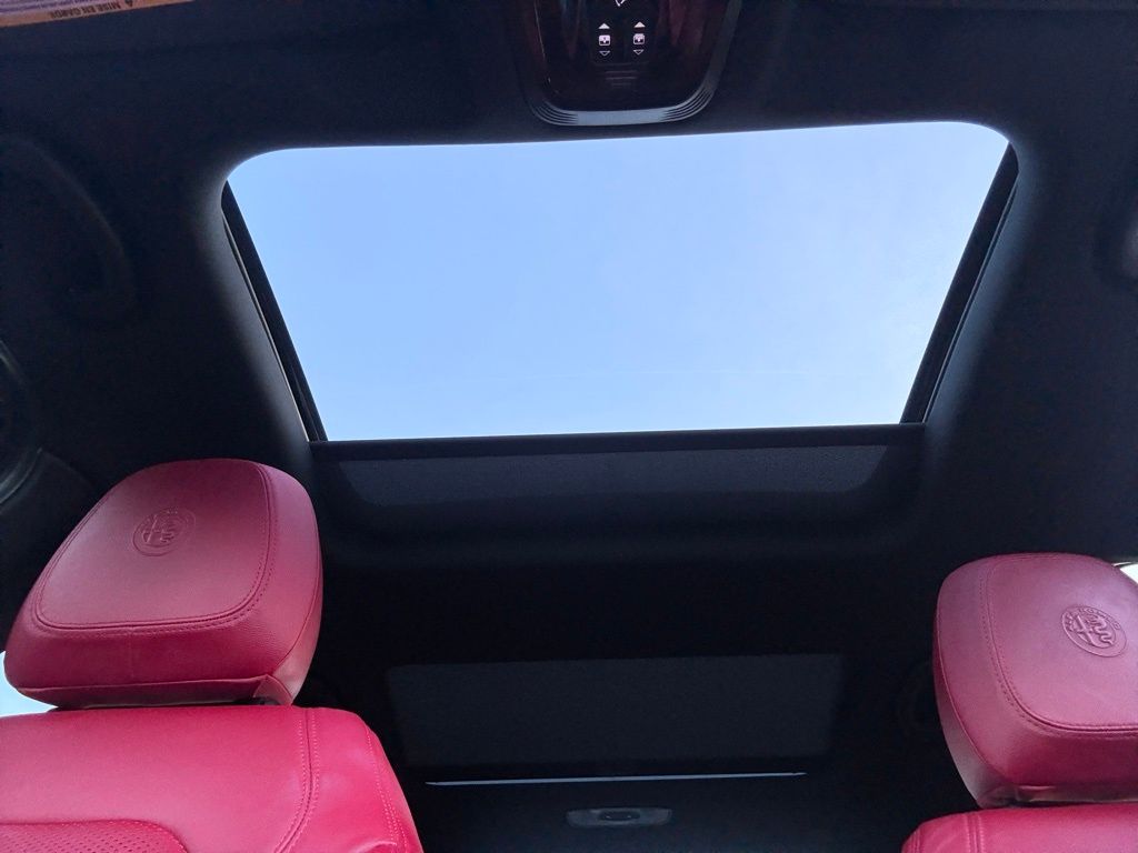 2022 Alfa Romeo Giulia Ti Veloce - Photo 40