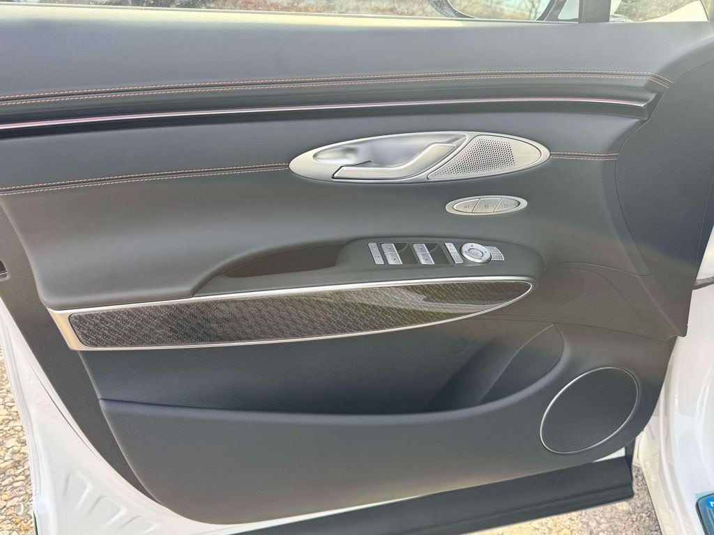 2026 GENESIS GV70 Sport Prestige - Photo 17